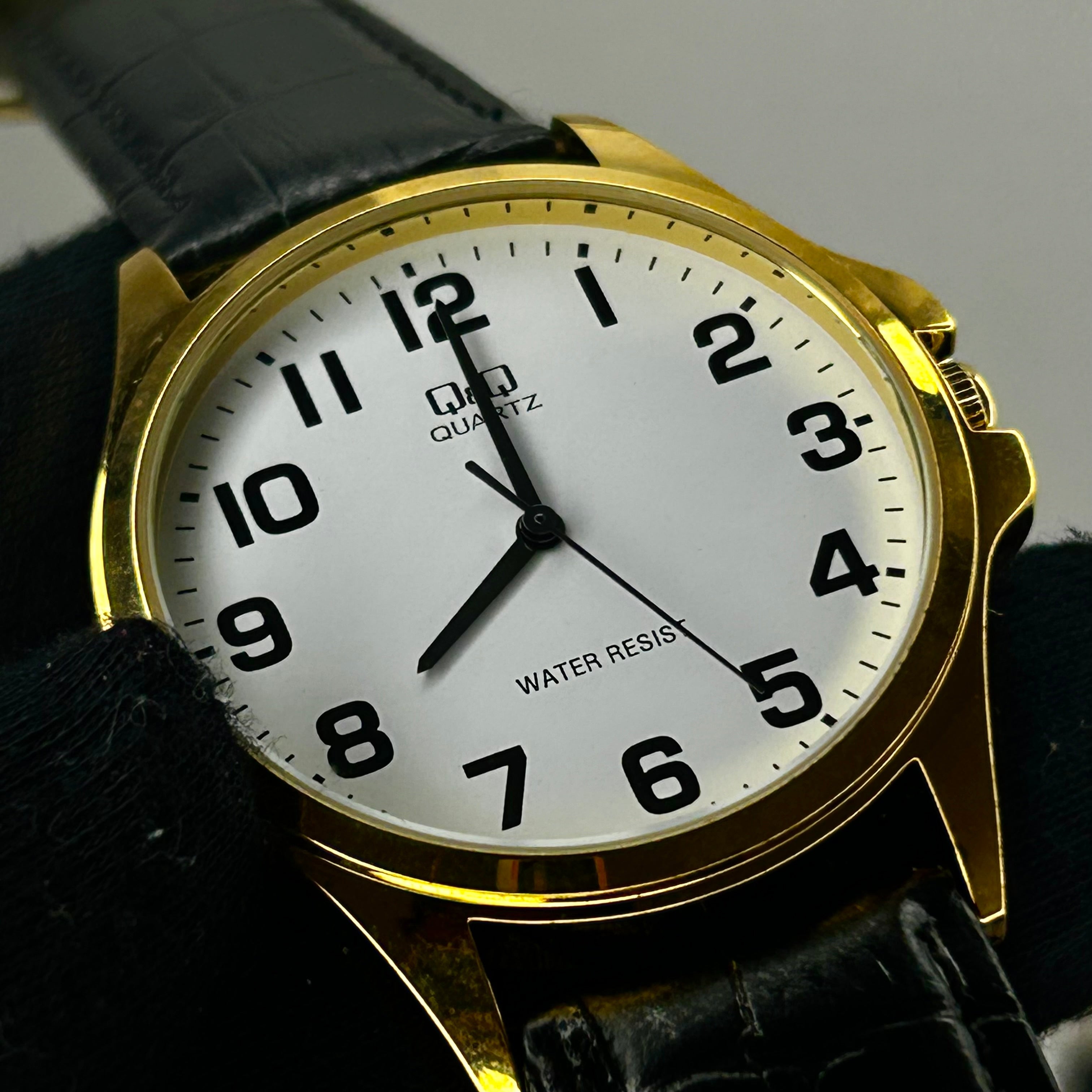 QyQ ORIGINAL PARA HOMBRE REF-QA06J104Y