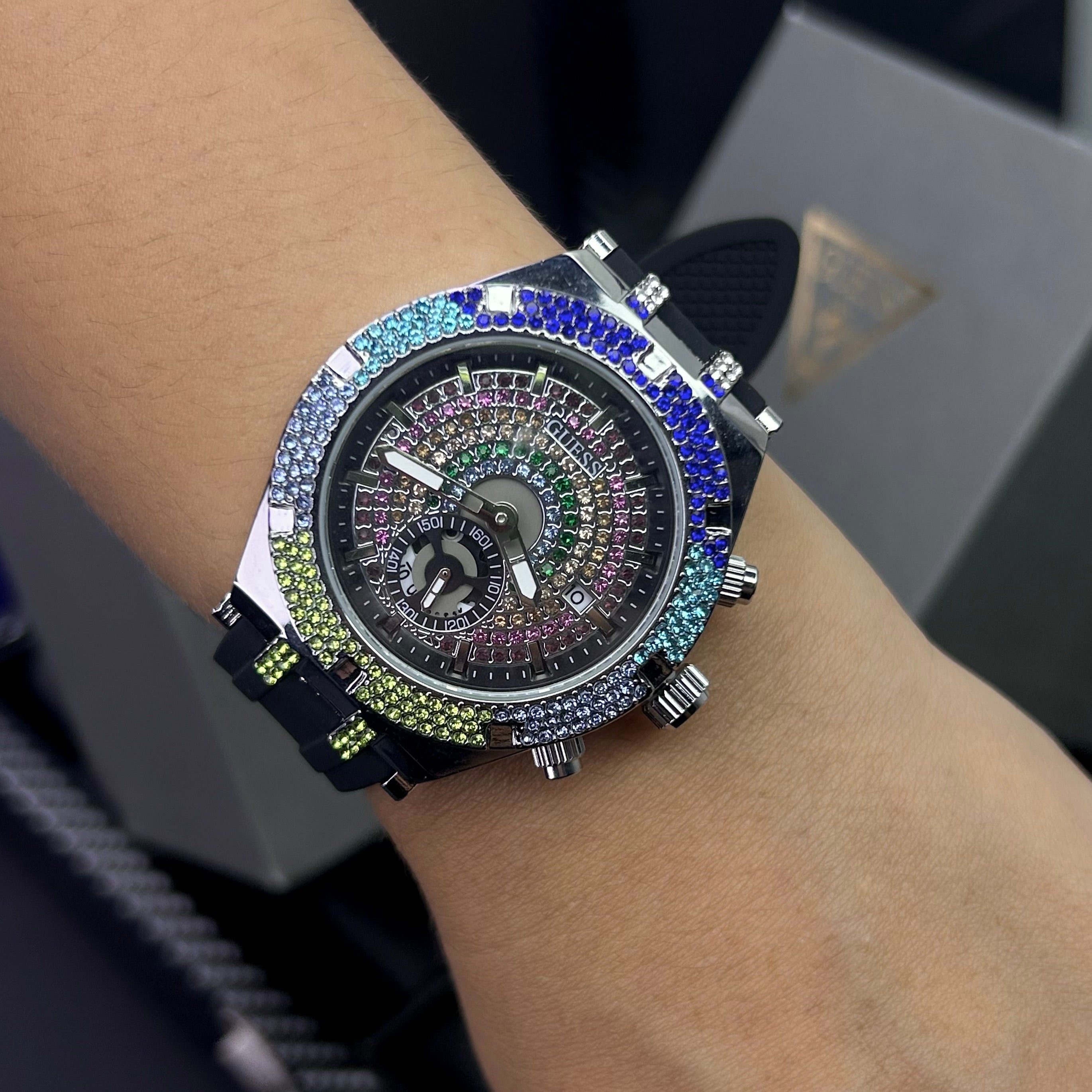 GUESS CUBANO PARA DAMA  REF-NP