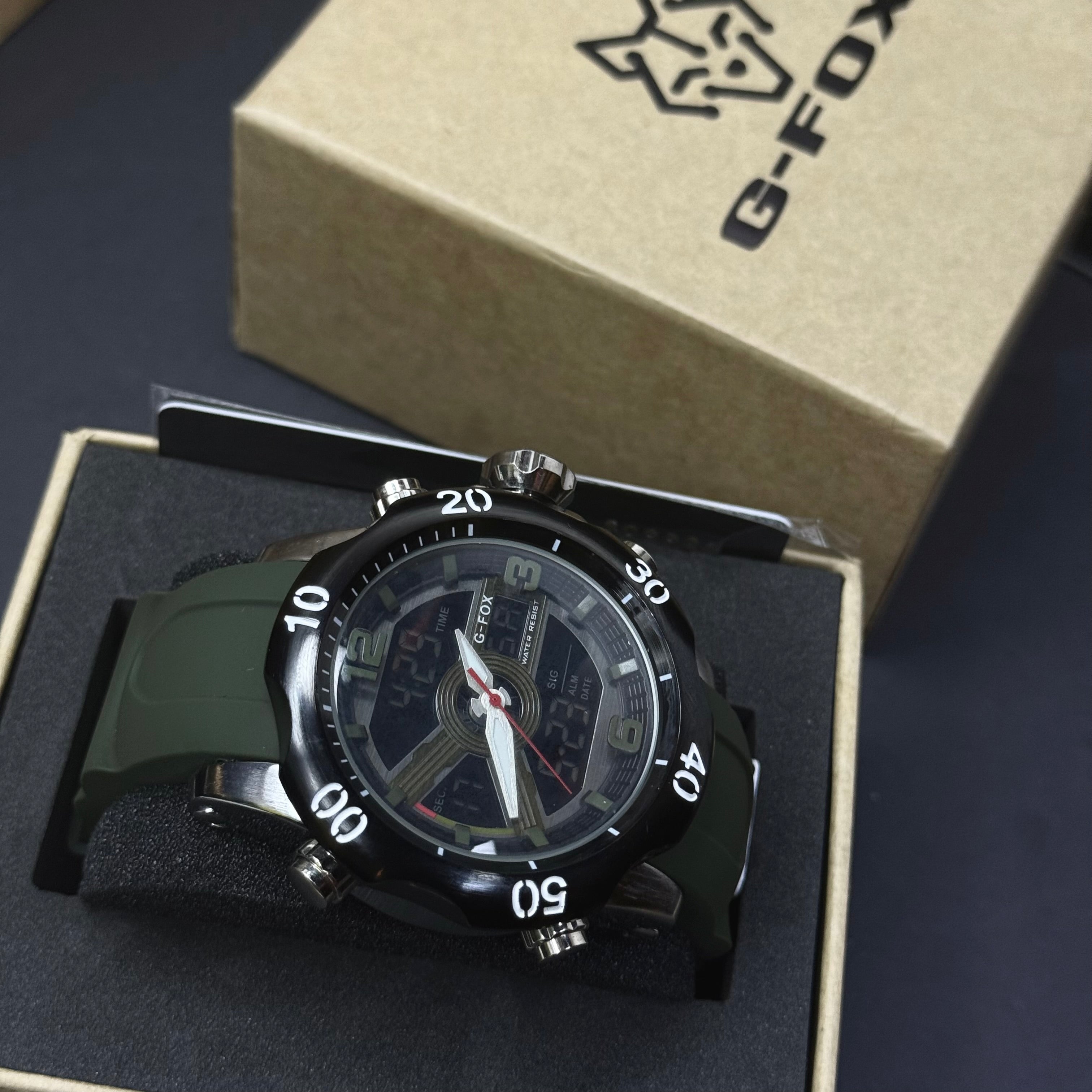 G FOX ORIGINAL DOBLE HORA POR INVICTA SUMERGIBLE PARA HOMBRE REF-1976G1-V