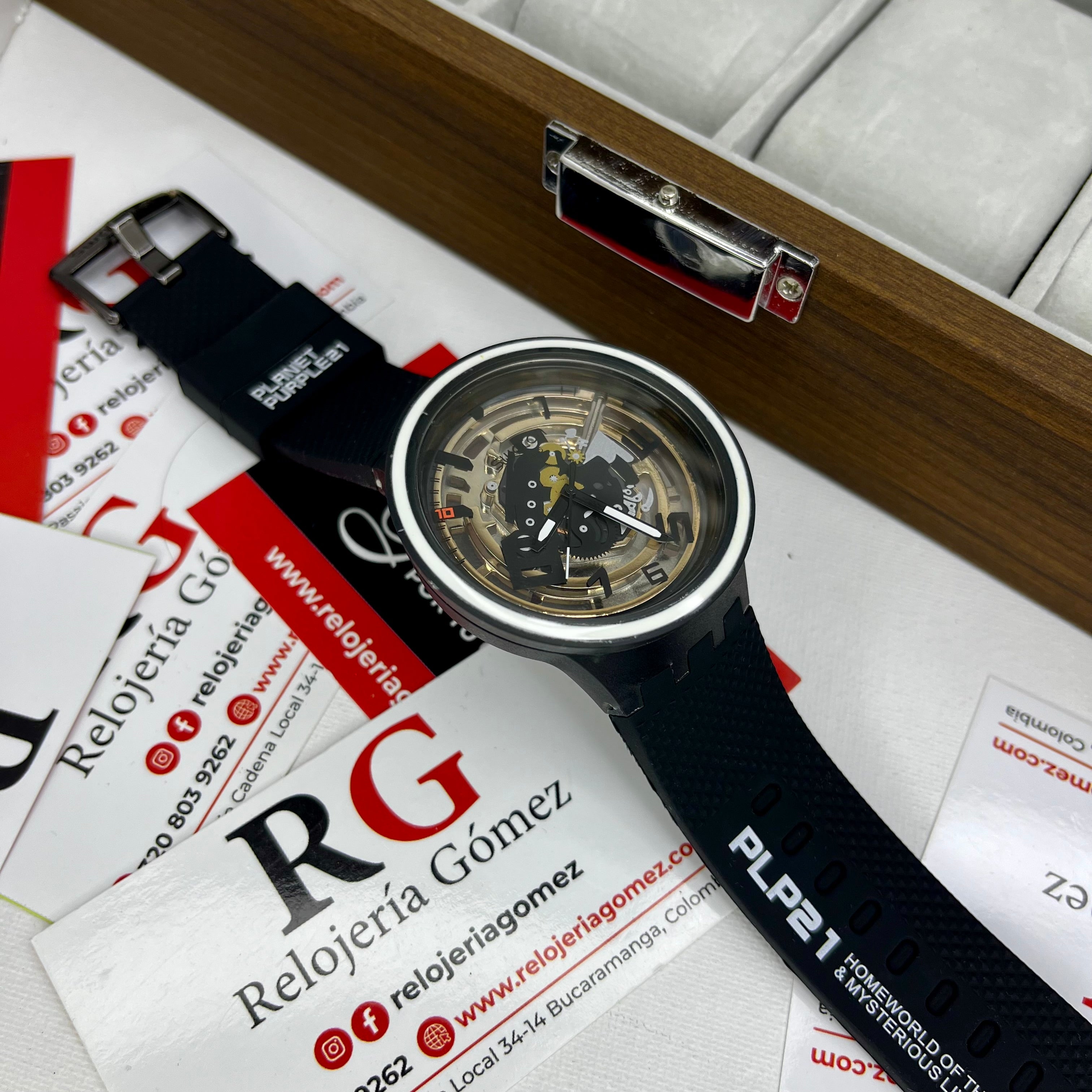 SWATCH PLANET PURPLE PARA HOMBRE REF-NB