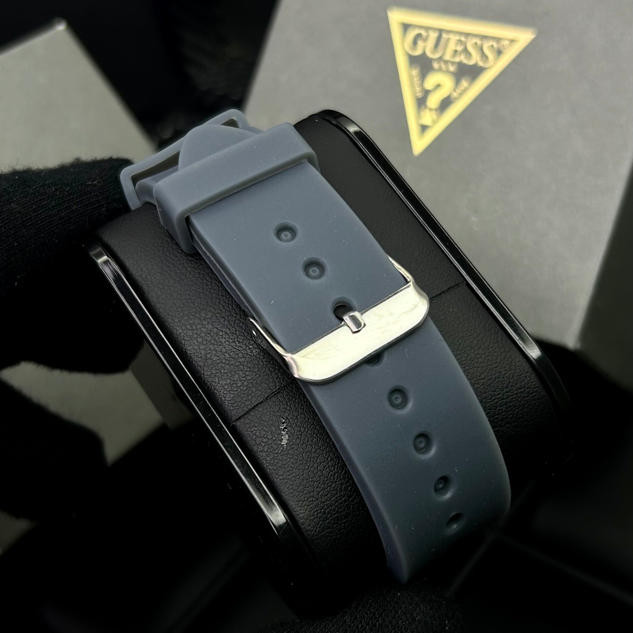 GUESS UNISEX TRASNPARENTE REF-G