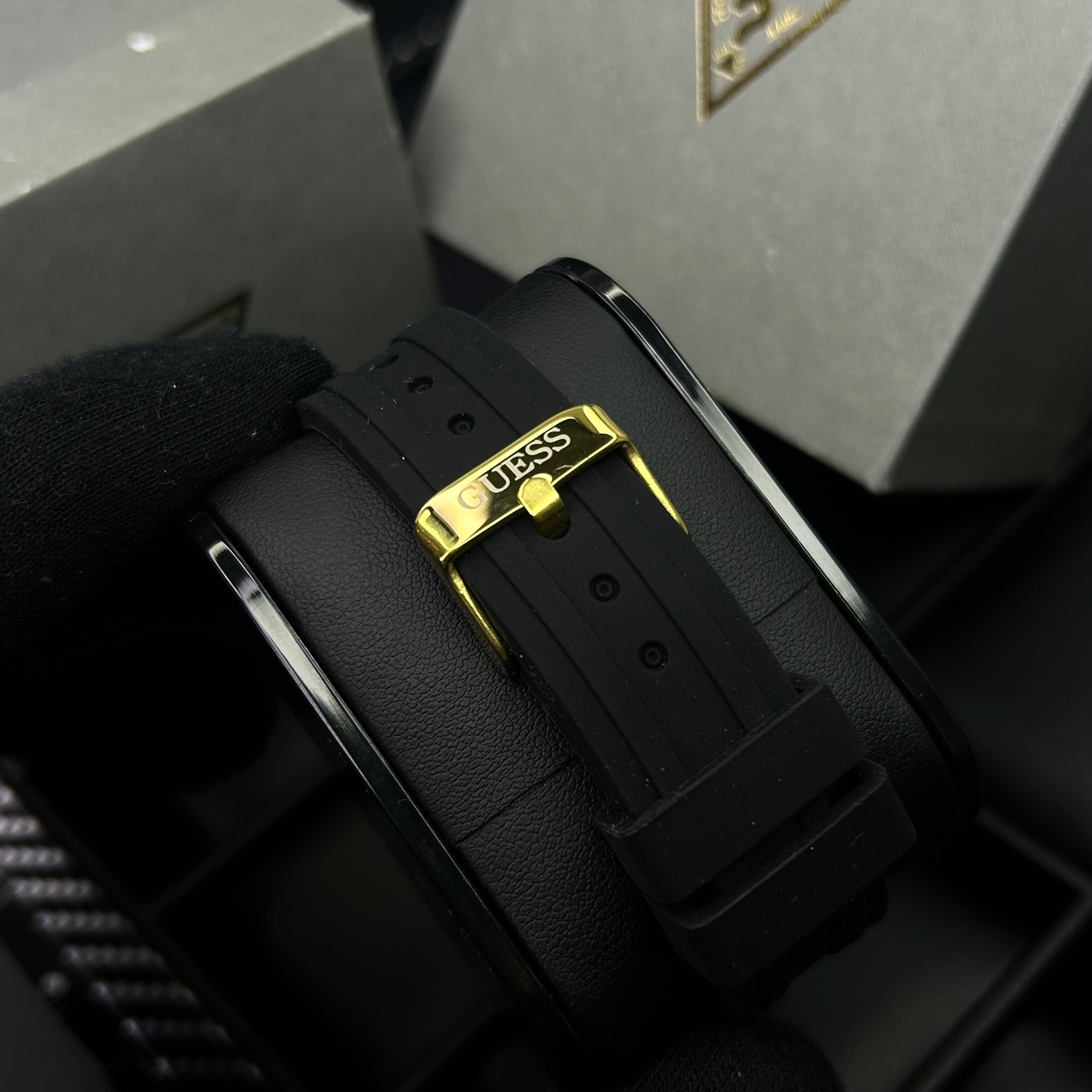 GUESS CUBANO PARA DAMA  REF-ND