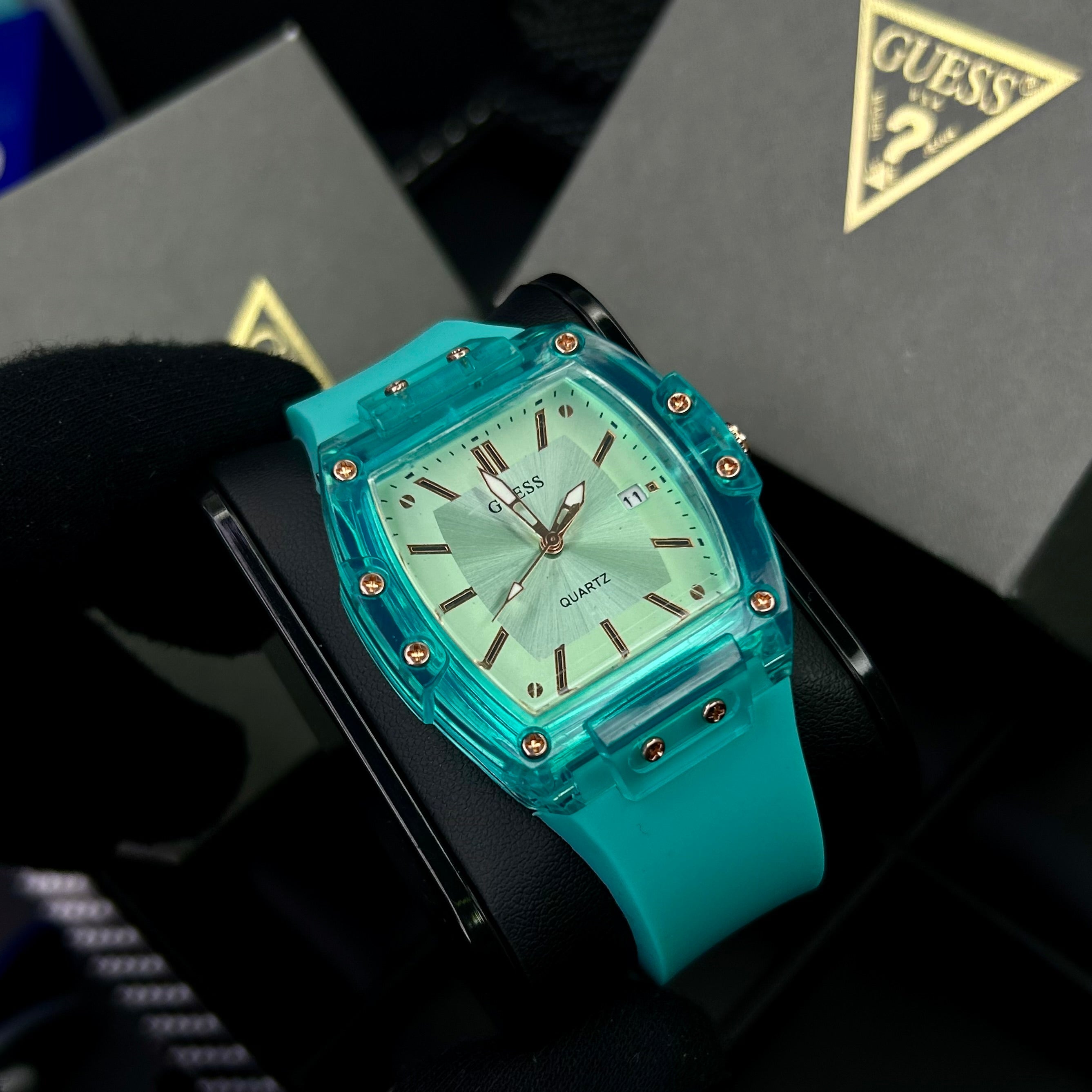 GUESS UNISEX TRASNPARENTE REF-V