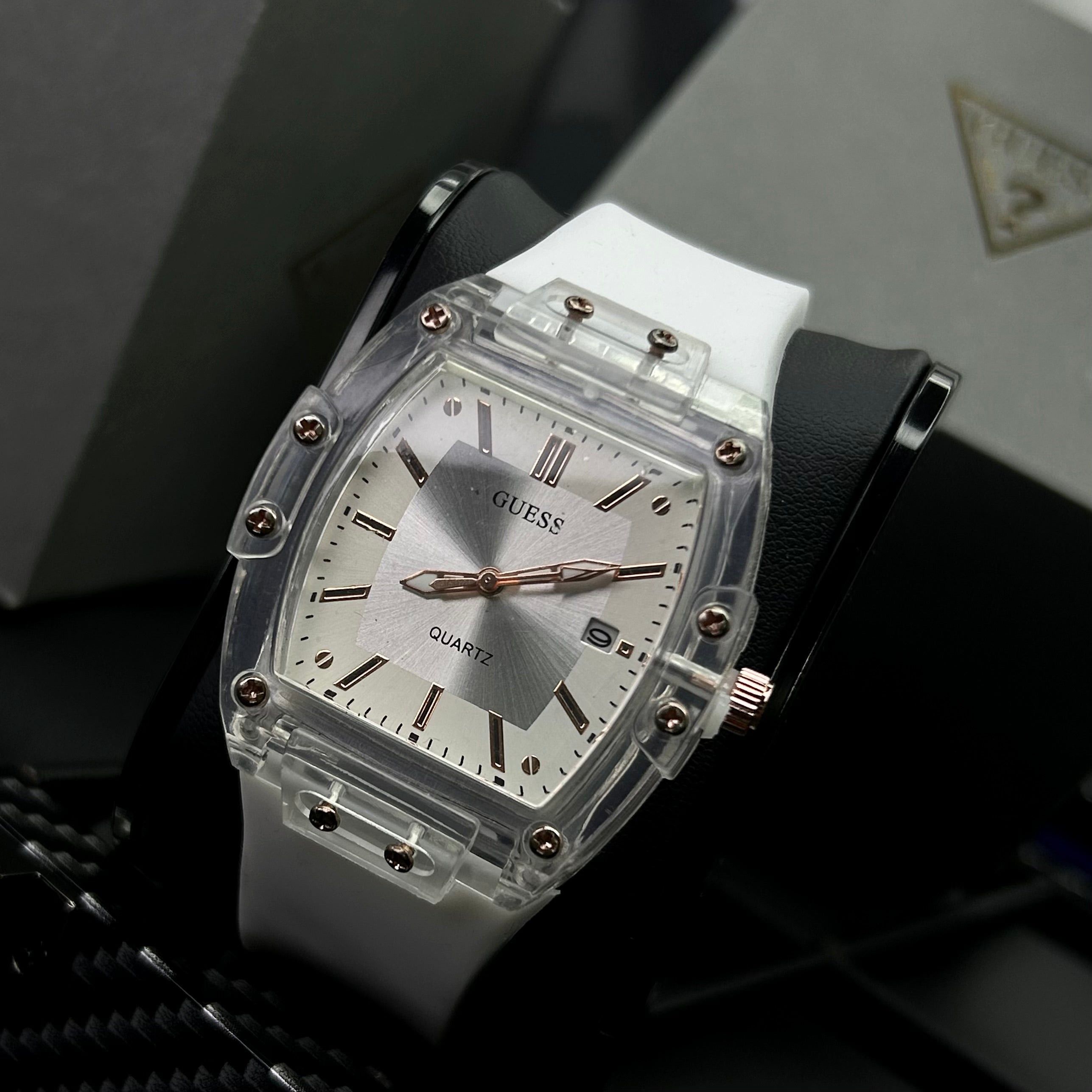 GUESS UNISEX TRASNPARENTE REF-B