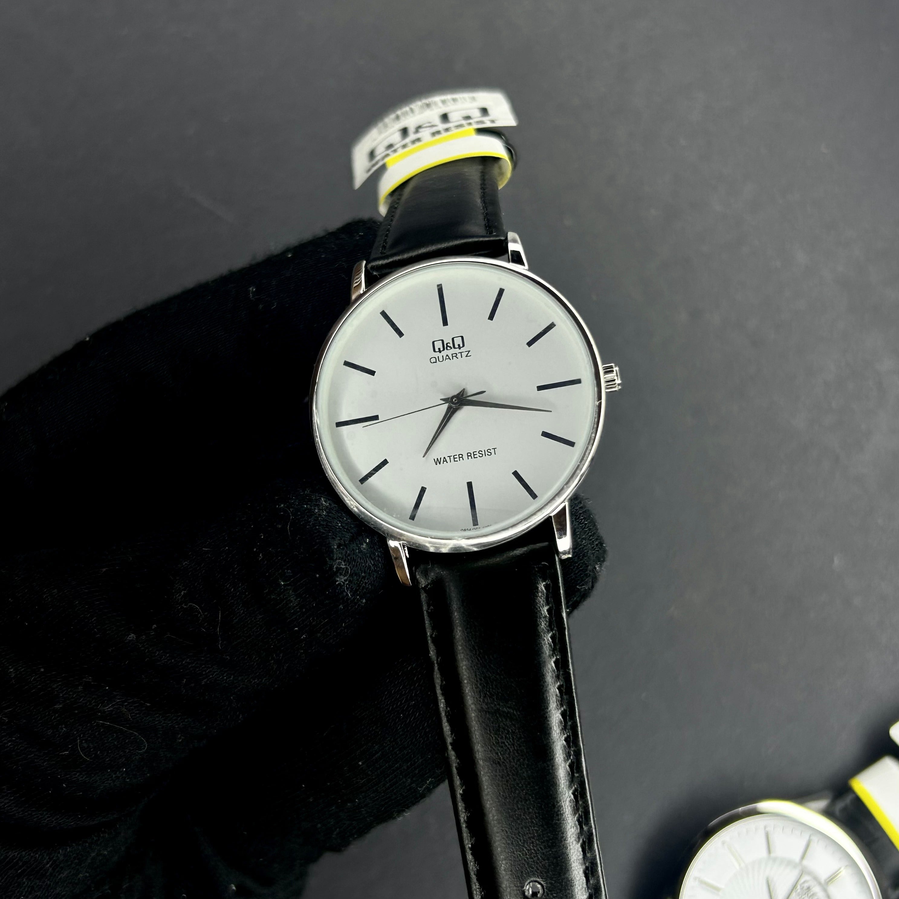 QyQ ORIGINAL PARA HOMBRE REF-Q854J301Y