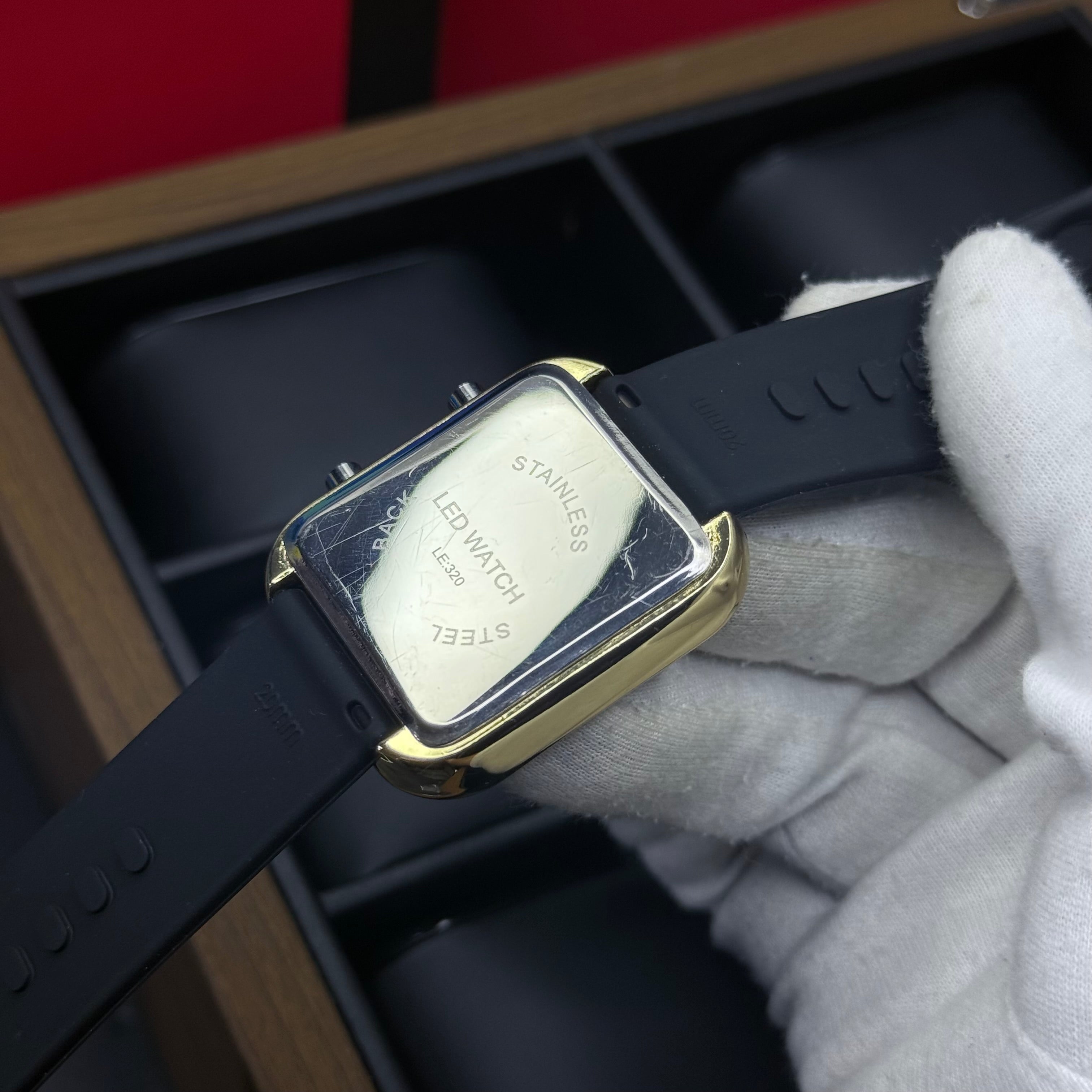 RELOJ DIGITAL ESTILO CUBANO PARA DAMA REF-NDN