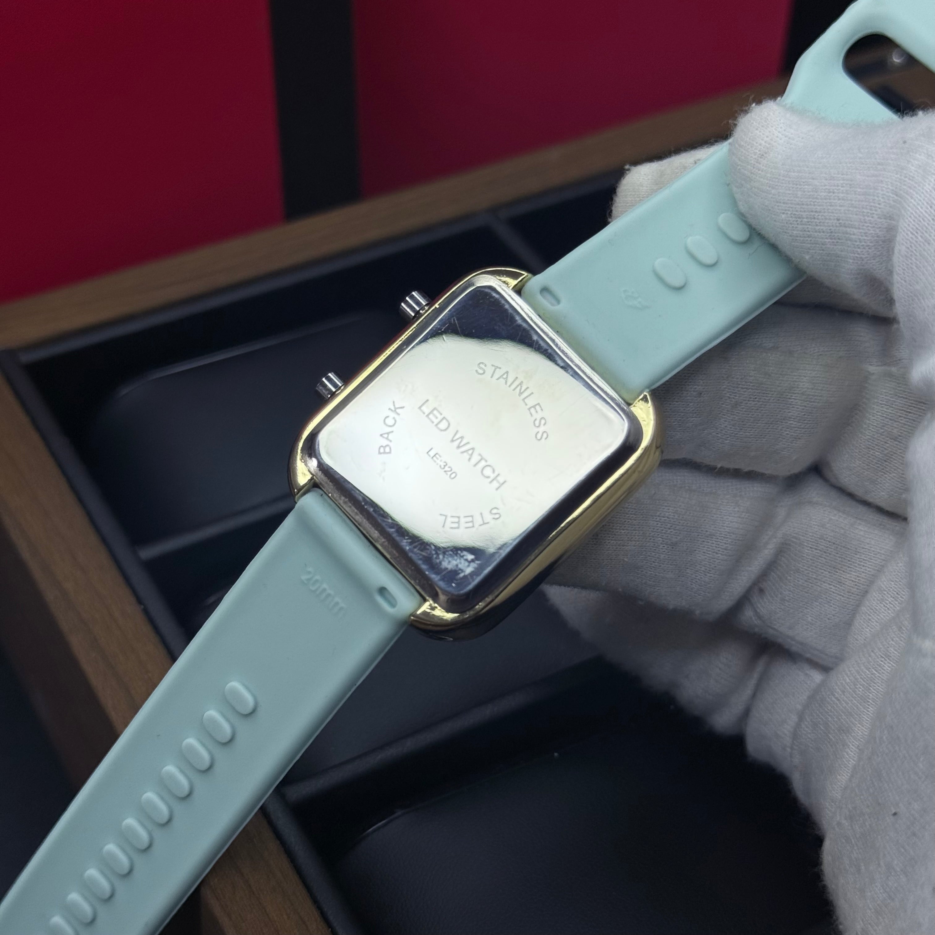 RELOJ DIGITAL ESTILO CUBANO PARA DAMA REF-CDN